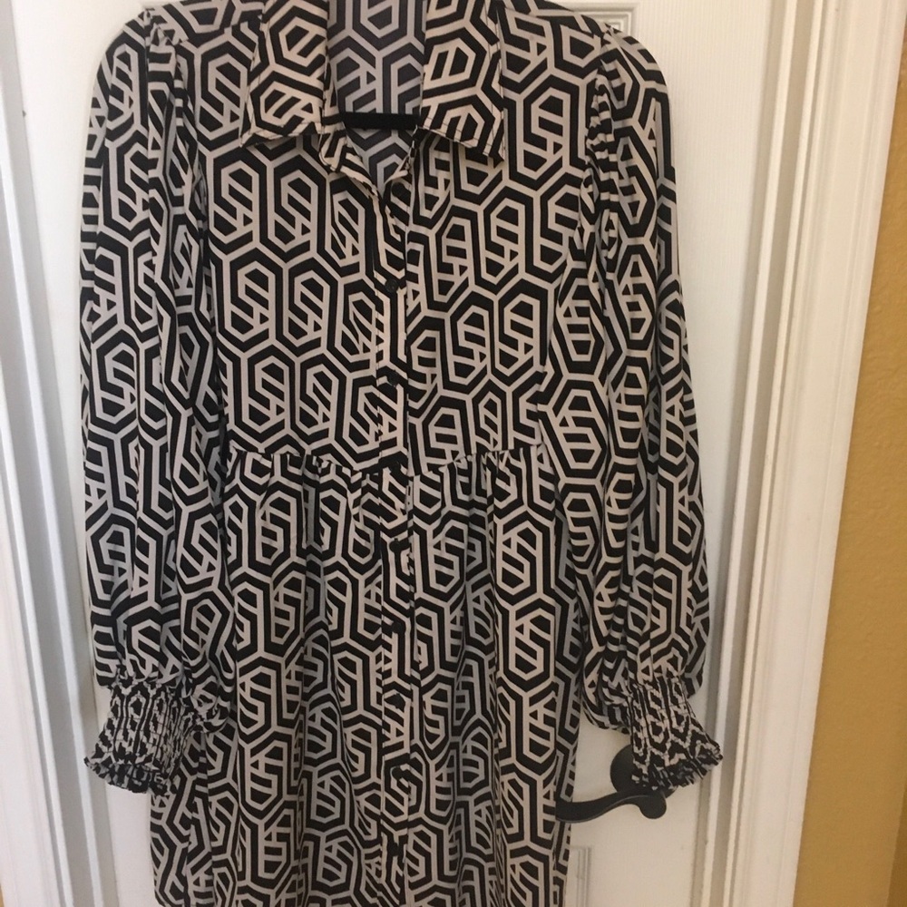 JODIFL Black and White Geometric Midi Dress